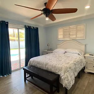 https://the-blue-room.hotelsofphoenix.com